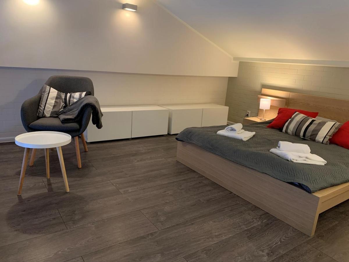 Apartment 4 I 45 W Willi Jozefina